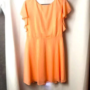 - NEW WITH TAG HALSTON WO SZ 4 PEACH RUFFLED OPEN BACK DRESS